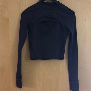 Lululemon 2 piece Black Long Sleeve Cut Out Crop shirt